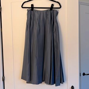 Elegant blue Sundance silk skirt size 8